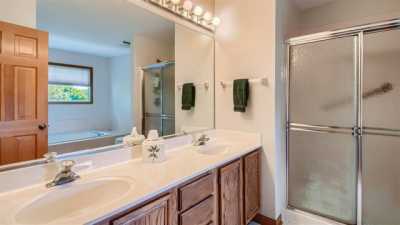 Home For Sale in Hoffman Estates, Illinois
