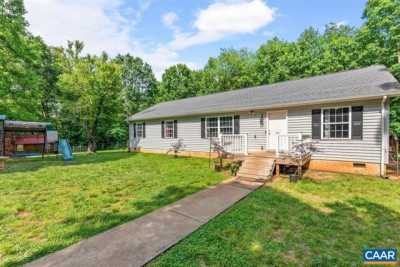 Home For Sale in Columbia, Virginia