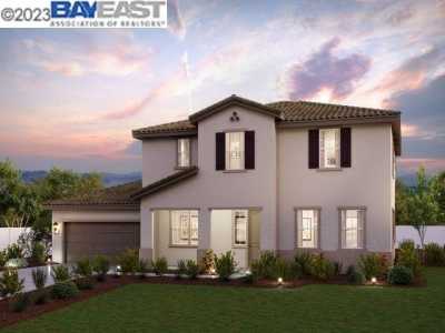 Home For Sale in Hollister, California