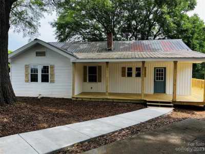 Home For Sale in Cramerton, North Carolina
