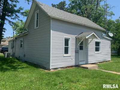 Home For Sale in Girard, Illinois