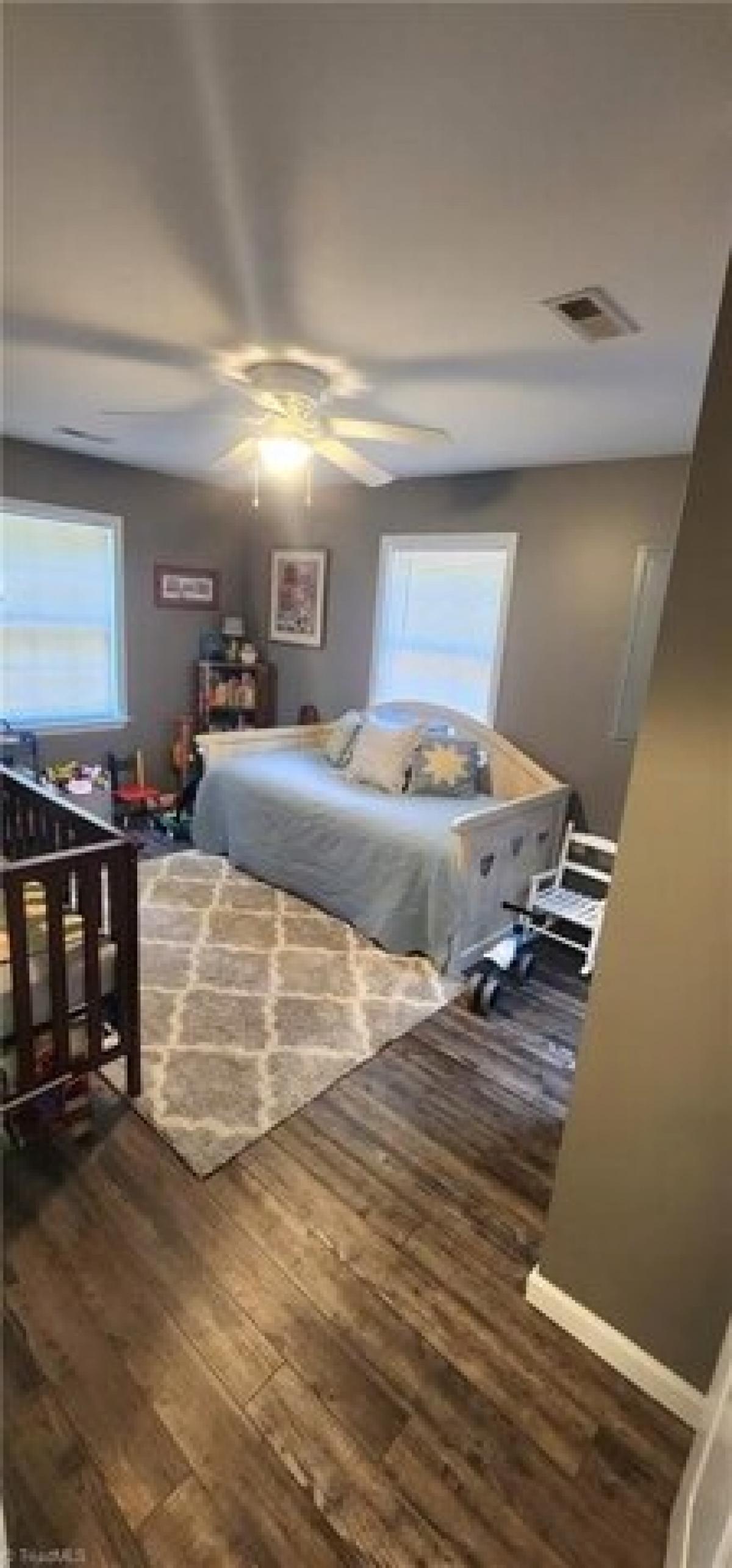 Picture of Home For Sale in Ararat, North Carolina, United States