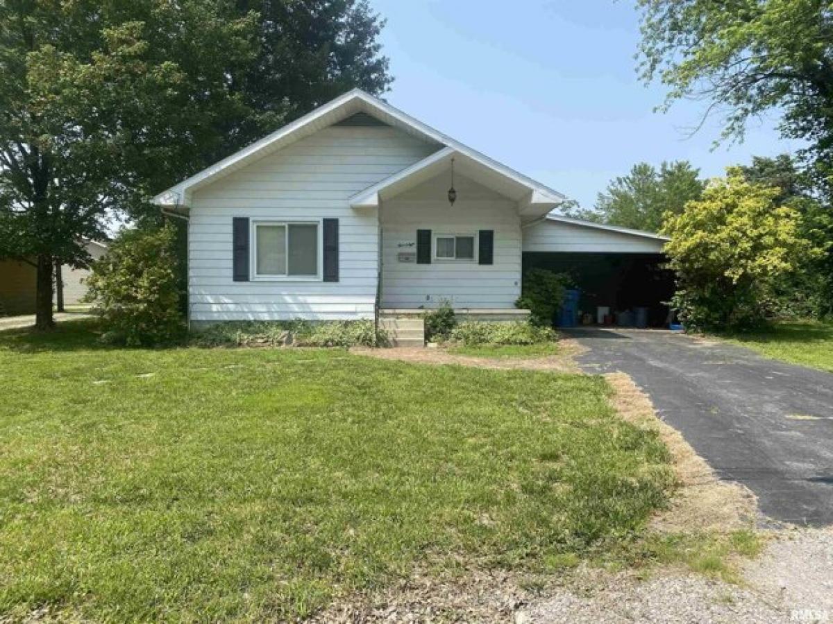Picture of Home For Sale in Carterville, Illinois, United States
