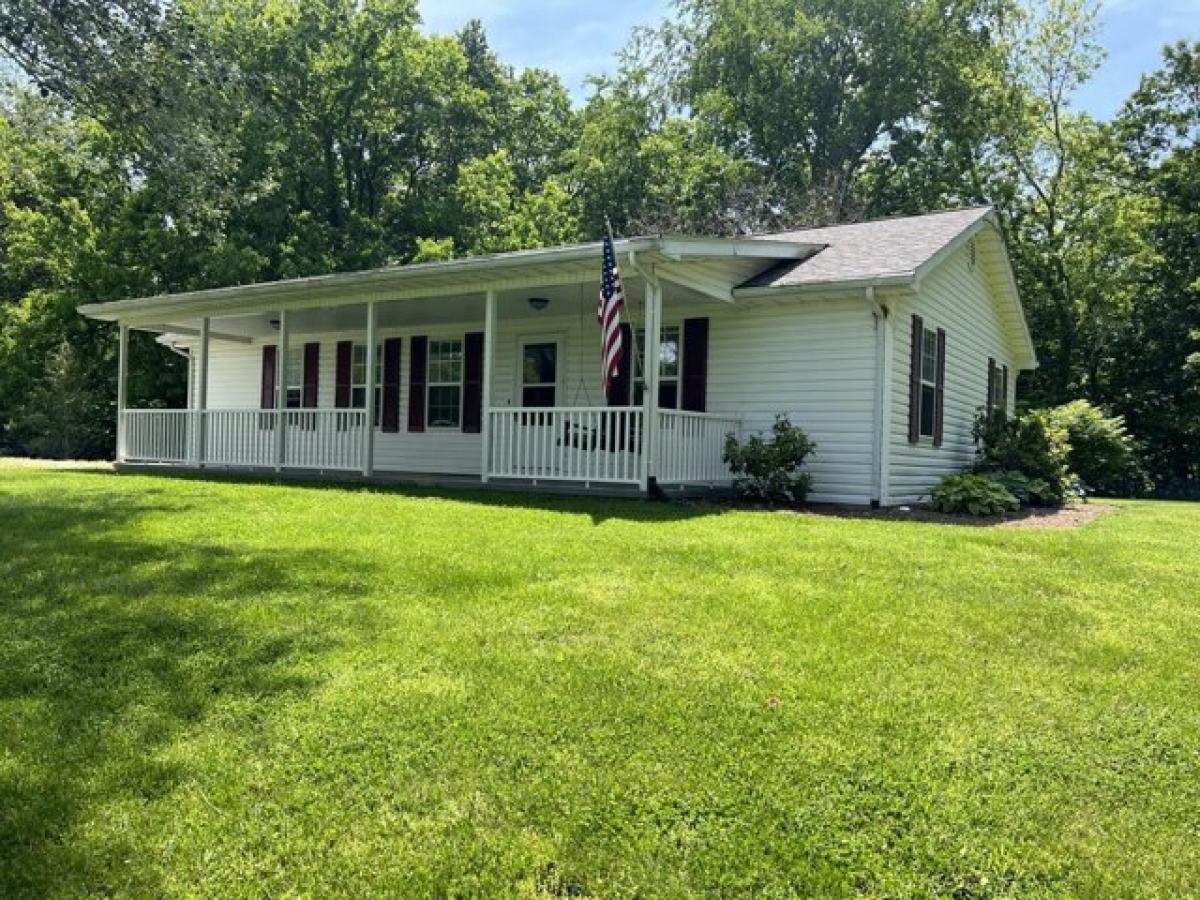 Picture of Home For Sale in Crab Orchard, Kentucky, United States
