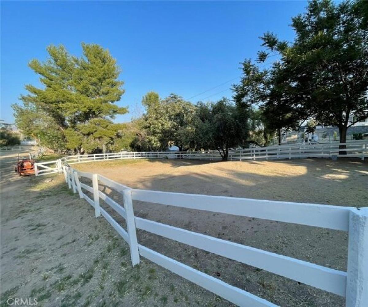 Picture of Home For Sale in Agua Dulce, California, United States