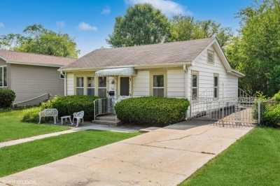 Home For Sale in Villa Park, Illinois