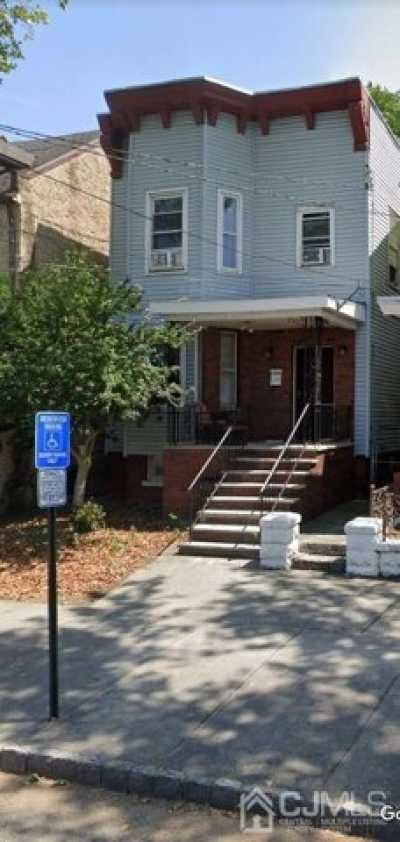 Home For Sale in Perth Amboy, New Jersey