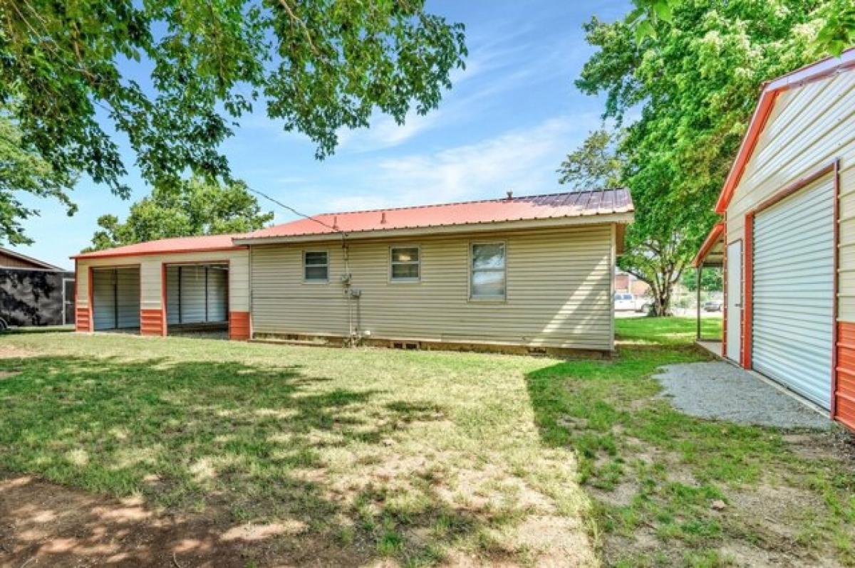 Picture of Home For Sale in Marietta, Oklahoma, United States