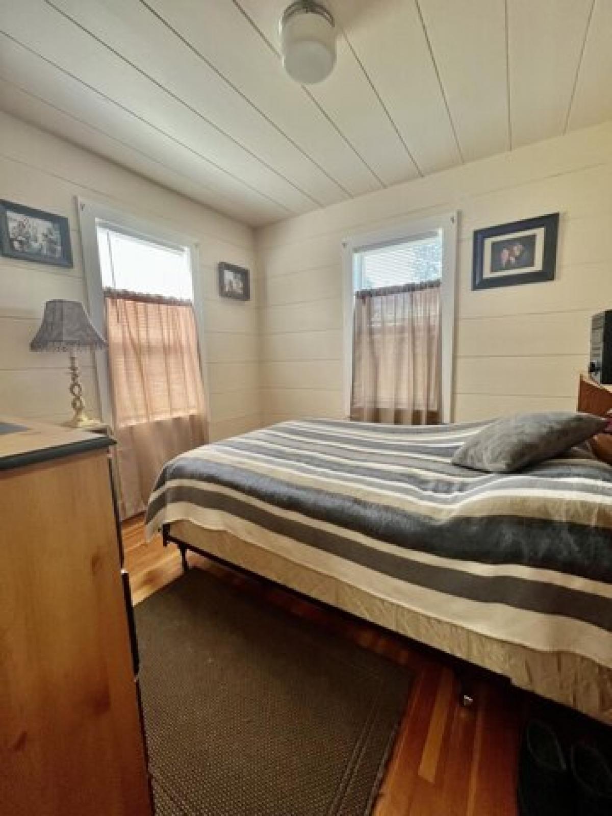 Picture of Home For Sale in Gilchrist, Oregon, United States