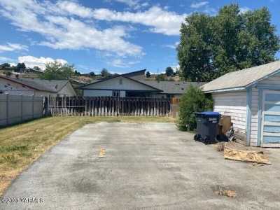 Home For Sale in Selah, Washington