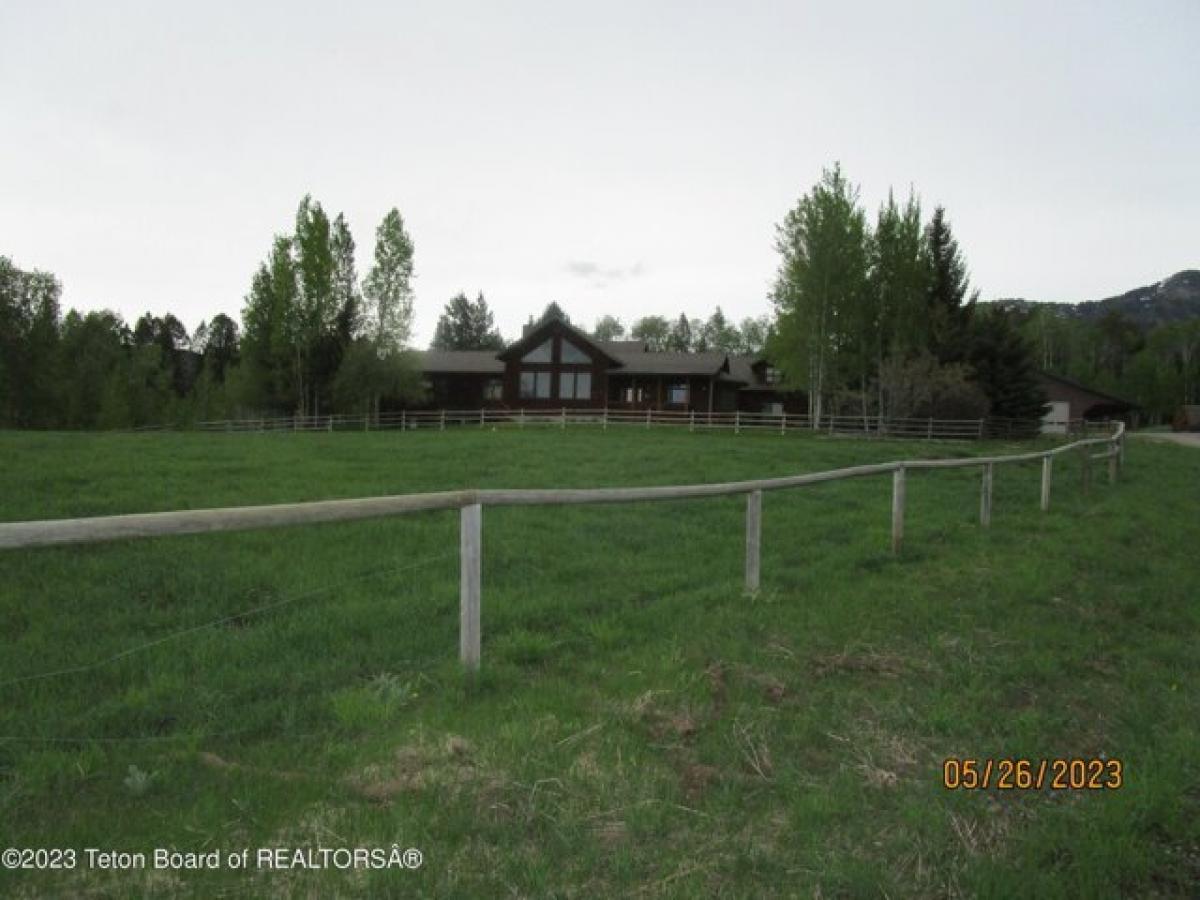 Picture of Home For Sale in Alpine, Wyoming, United States
