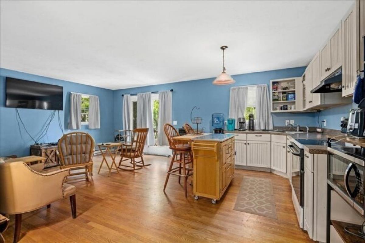Picture of Home For Sale in Oxford, Massachusetts, United States