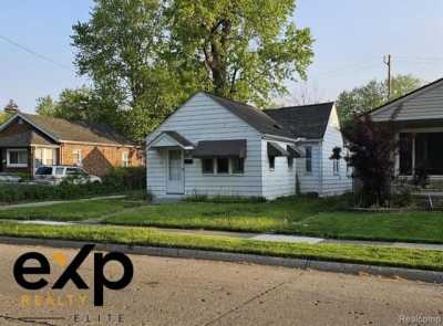 Home For Sale in Hazel Park, Michigan