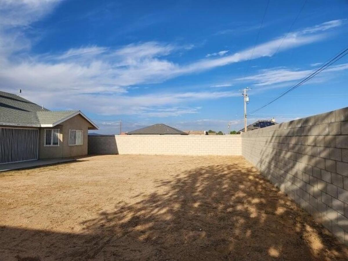 Picture of Home For Sale in California City, California, United States
