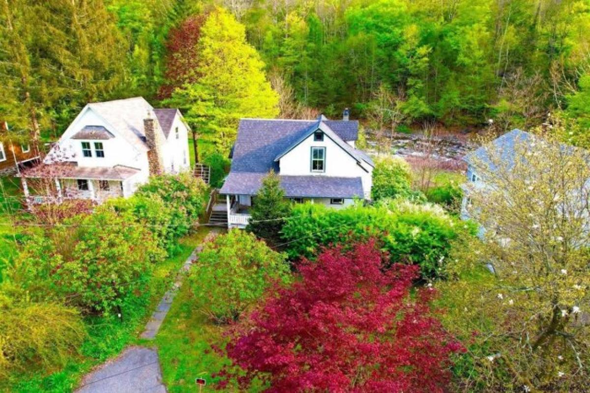 Picture of Home For Sale in Chichester, New York, United States