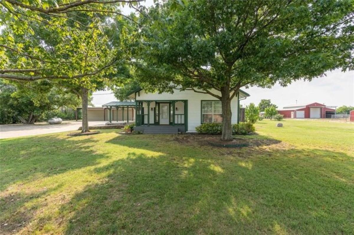 Picture of Home For Sale in Krum, Texas, United States