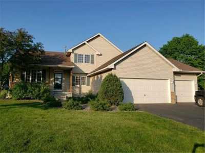 Home For Sale in Farmington, Minnesota