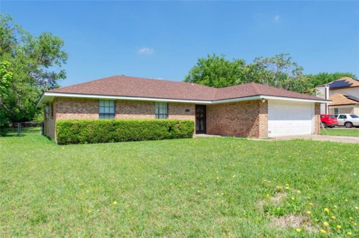 Picture of Home For Sale in Red Oak, Texas, United States