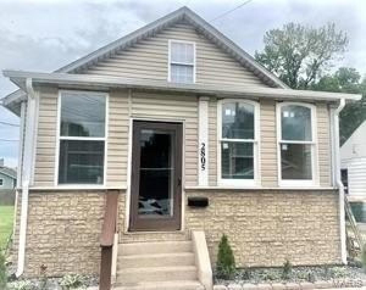 Picture of Home For Sale in Granite City, Illinois, United States