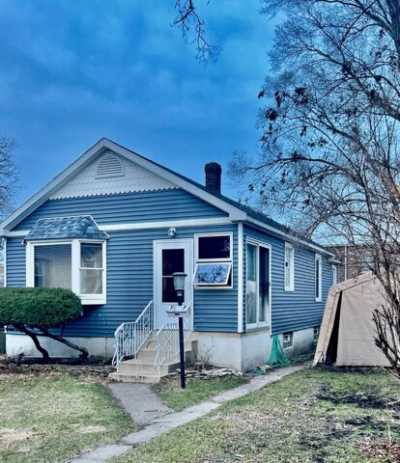 Home For Sale in Whiting, Indiana