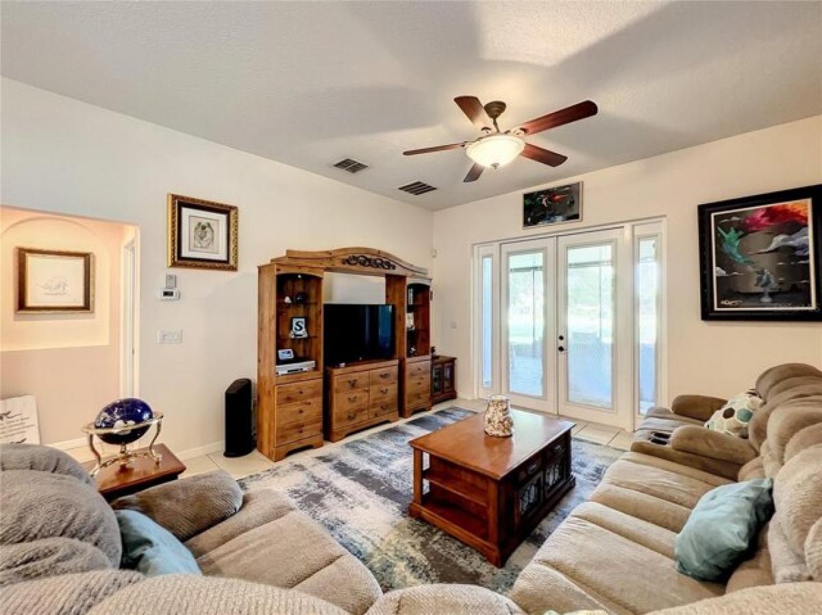 Picture of Home For Sale in Sorrento, Florida, United States