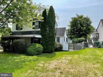 Home For Sale in Aldan, Pennsylvania