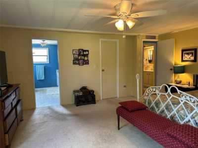 Home For Sale in Zellwood, Florida
