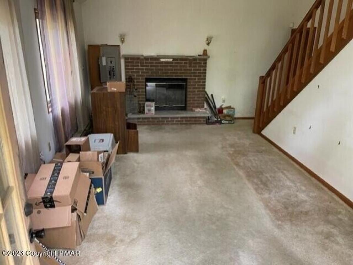 Picture of Home For Sale in Bushkill, Pennsylvania, United States