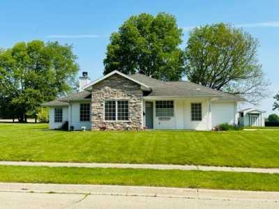 Home For Sale in Dixon, Illinois