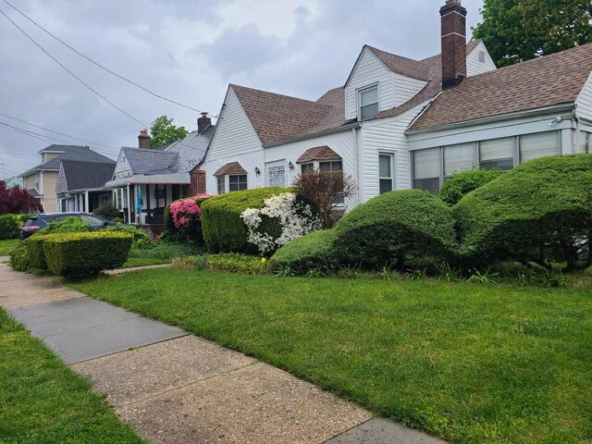 Picture of Home For Sale in Hempstead, New York, United States