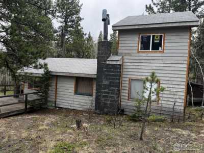 Home For Sale in Allenspark, Colorado