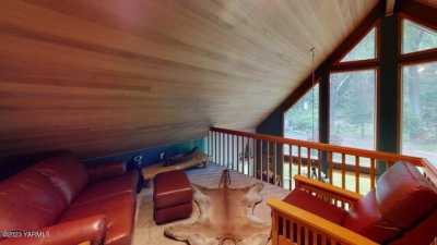 Home For Sale in Naches, Washington