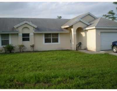 Home For Sale in Loxahatchee, Florida