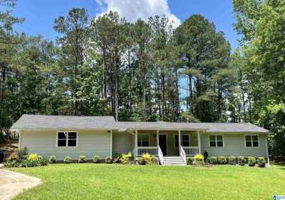 Home For Sale in Columbiana, Alabama