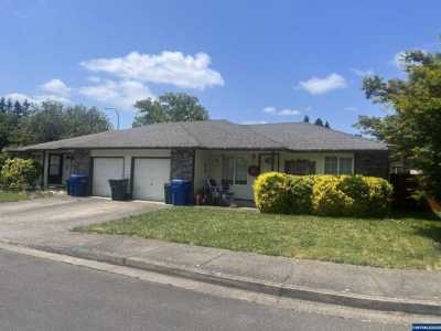 Home For Sale in Keizer, Oregon