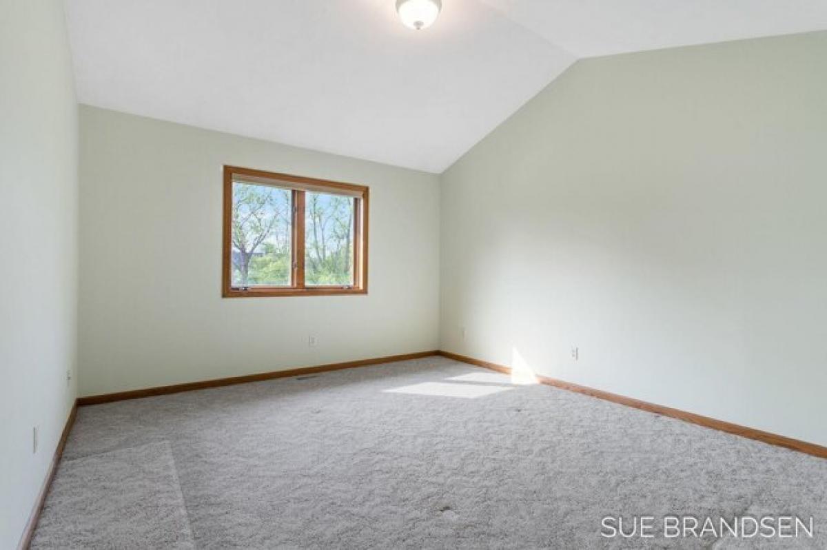 Picture of Home For Sale in Hamilton, Michigan, United States
