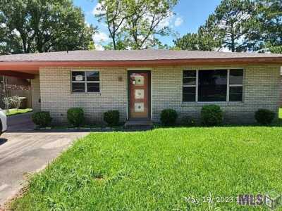 Home For Sale in Donaldsonville, Louisiana