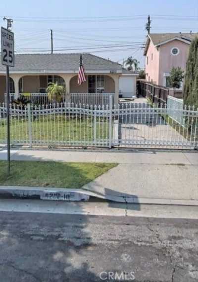 Home For Sale in Bell Gardens, California