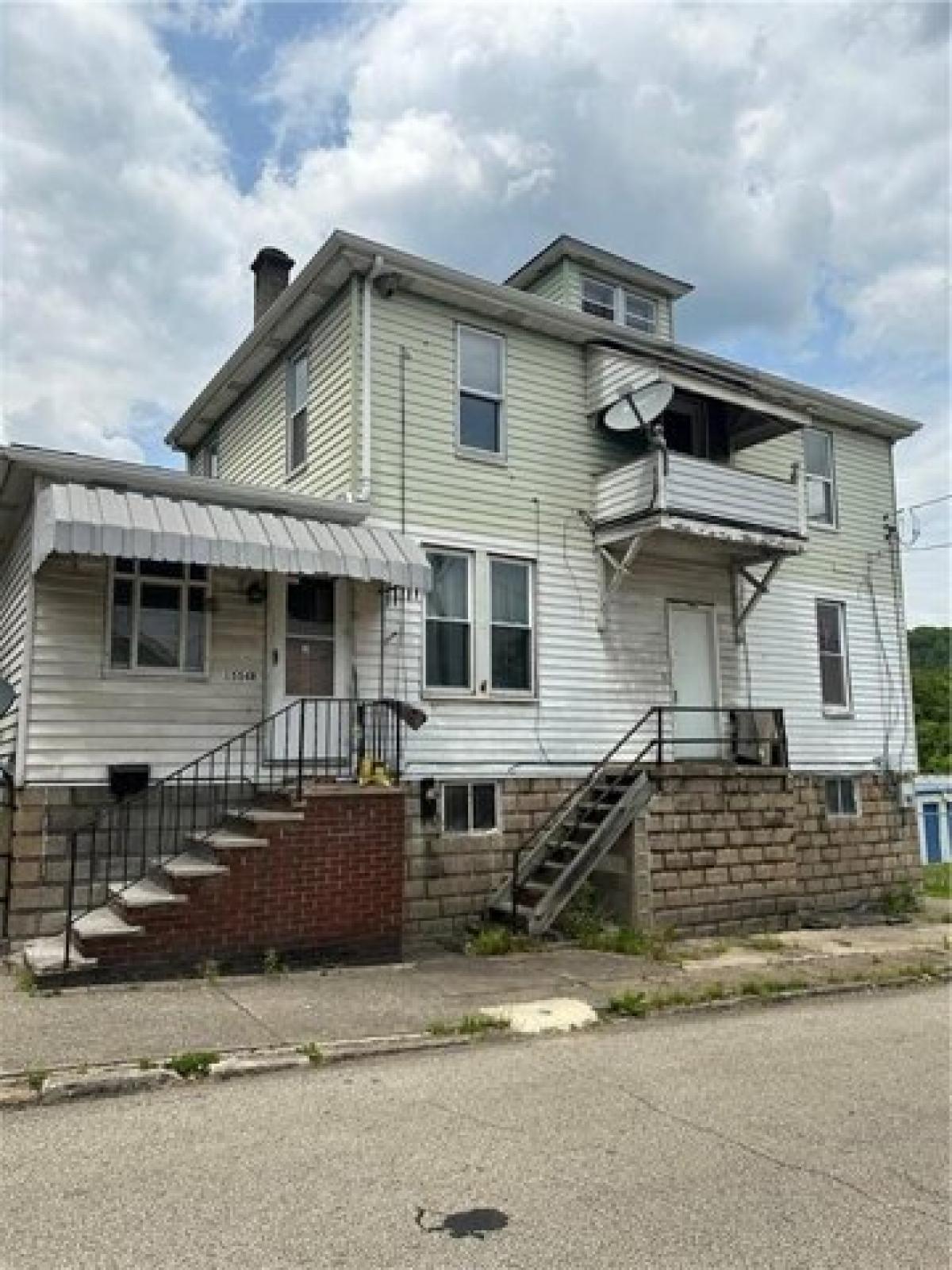 Picture of Home For Sale in Donora, Pennsylvania, United States