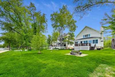 Home For Sale in Antioch, Illinois