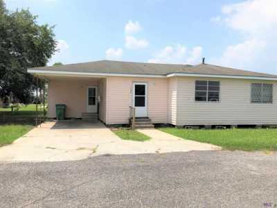 Home For Sale in Belle Rose, Louisiana