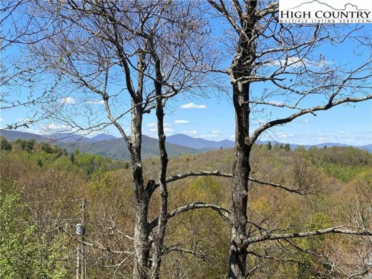 Picture of Residential Land For Sale in Blowing Rock, North Carolina, United States