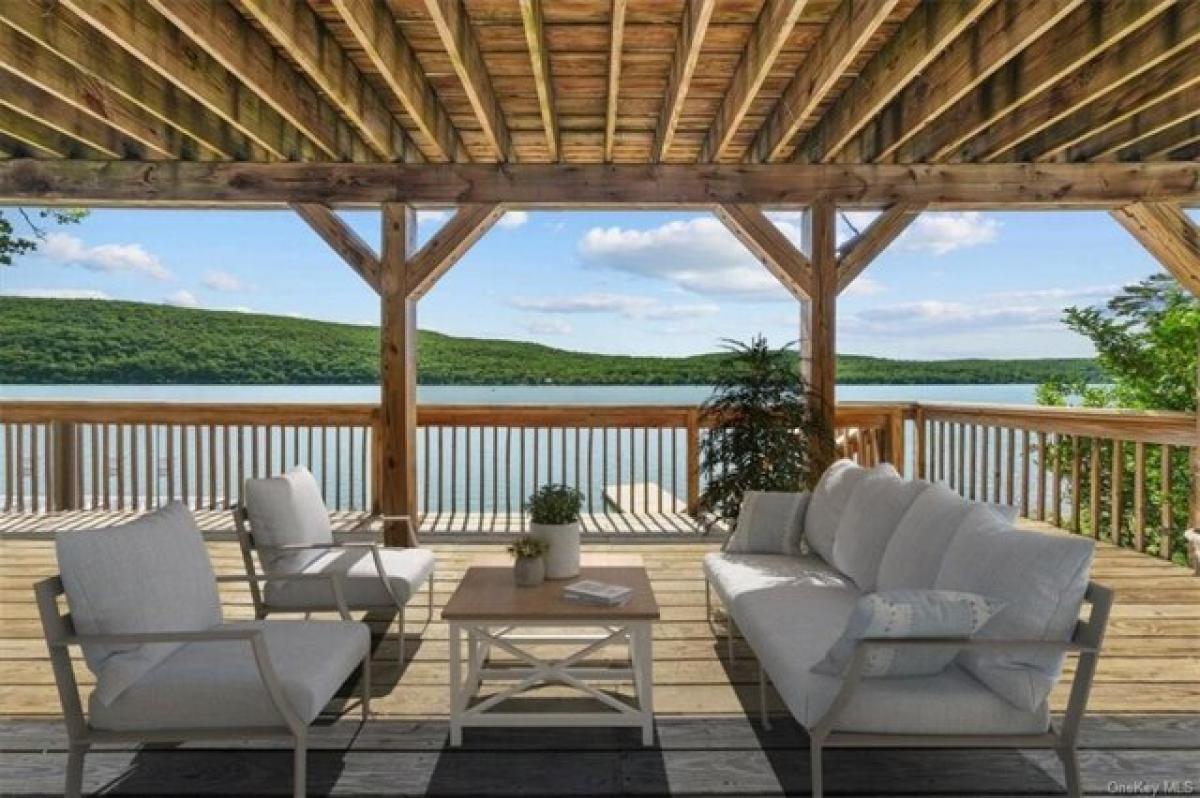 Picture of Home For Sale in Greenwood Lake, New York, United States