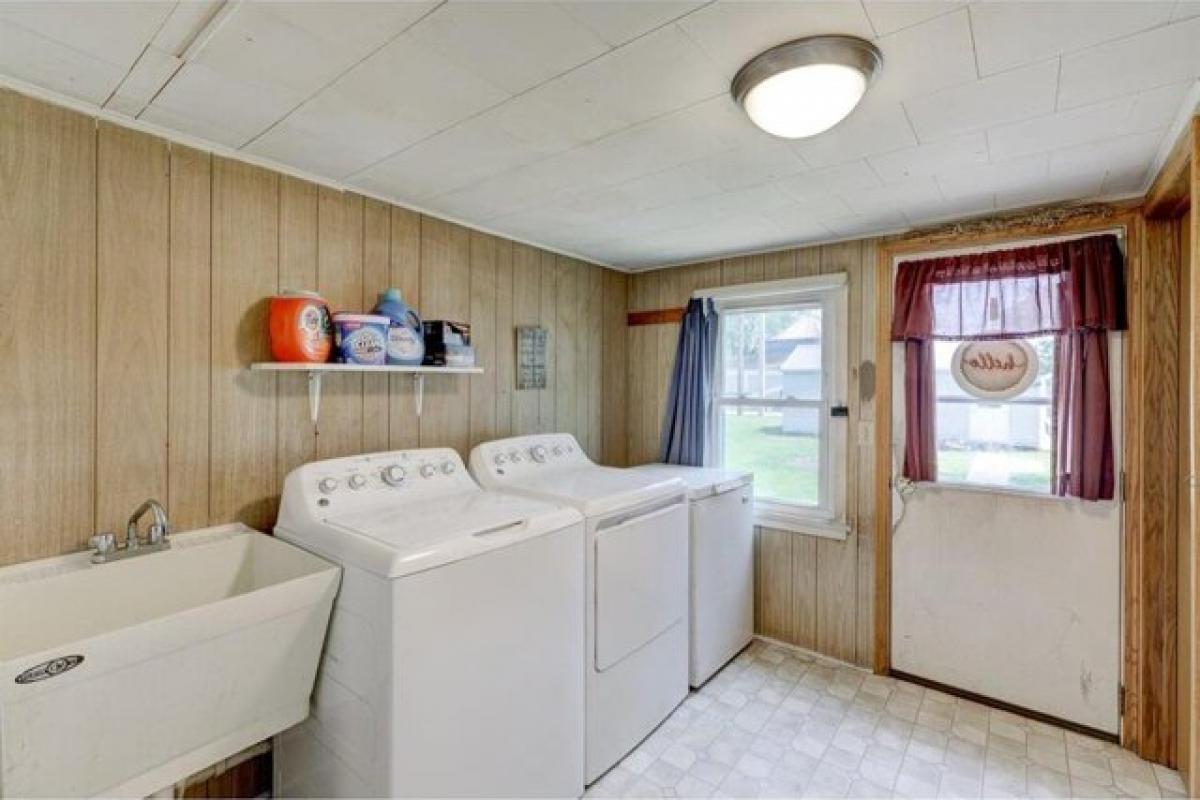 Picture of Home For Sale in New Sharon, Iowa, United States
