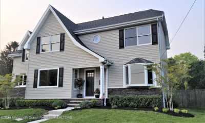 Home For Sale in West Long Branch, New Jersey