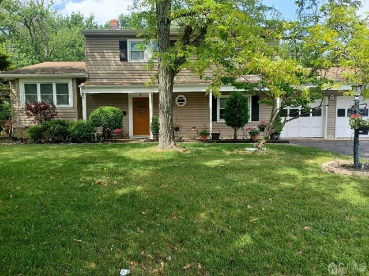 Picture of Home For Sale in East Brunswick, New Jersey, United States
