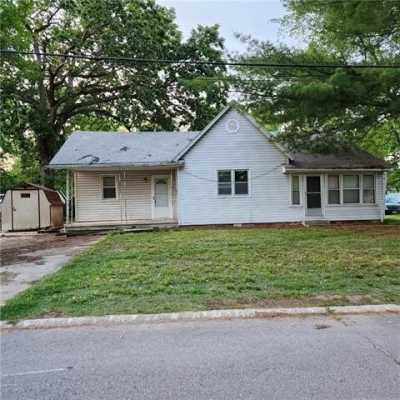 Home For Sale in Clinton, Missouri
