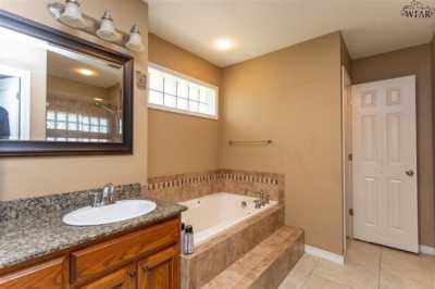 Home For Sale in Iowa Park, Texas
