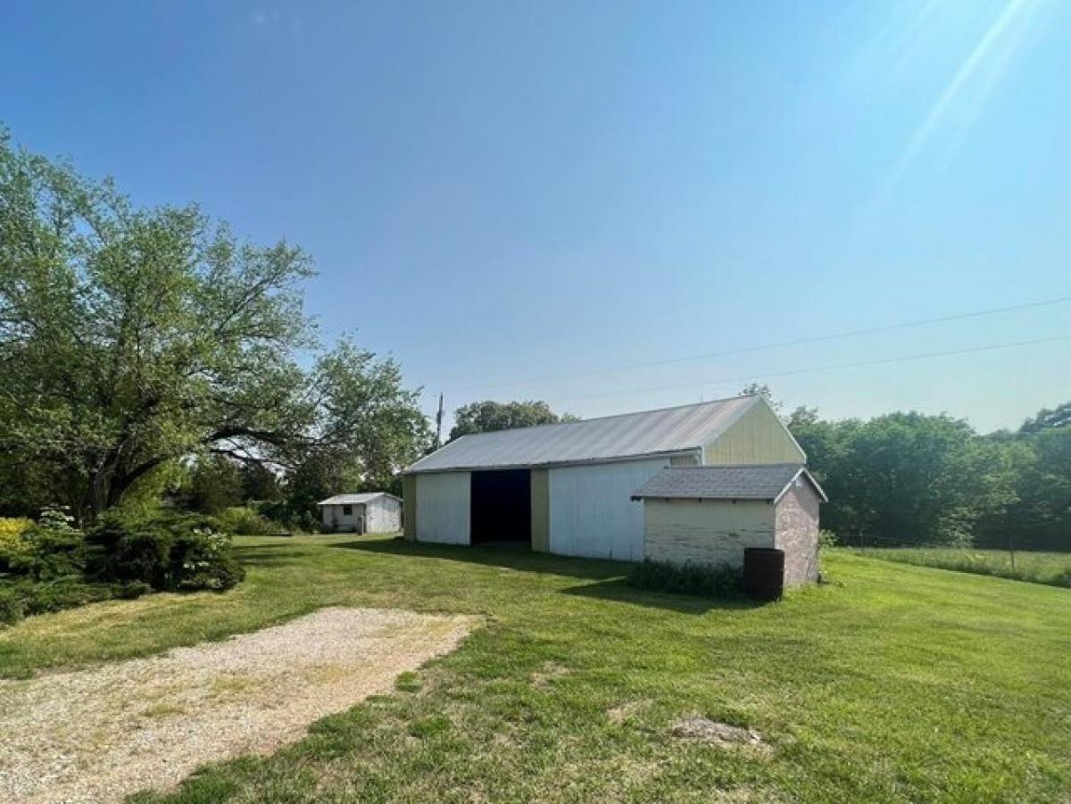 Picture of Home For Sale in Milan, Missouri, United States