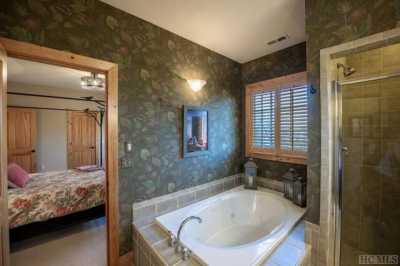 Home For Sale in Cashiers, North Carolina